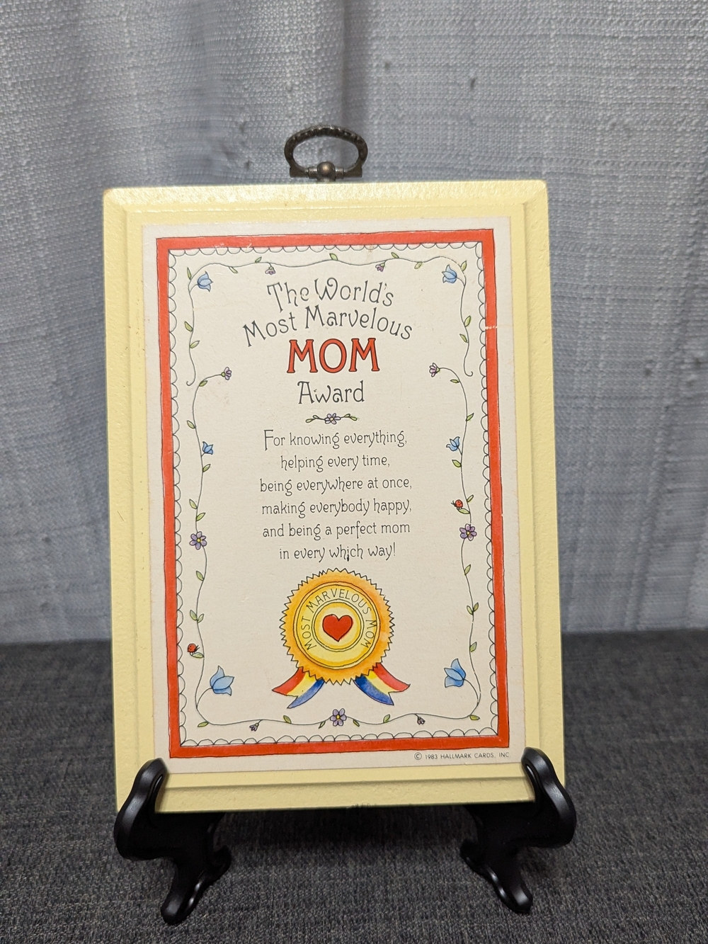 Hallmark Yellow "Mom" Award Wall Plaque